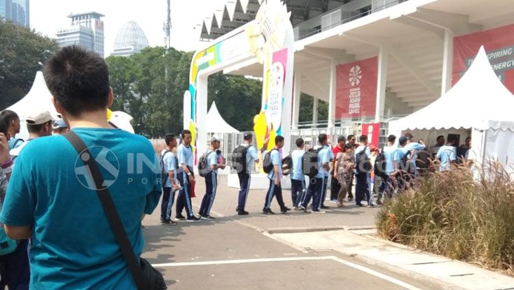 Suasana antrian Asian Para Games 2018. Copyright: © Arum Kusuma Dewi/INDOSPORT