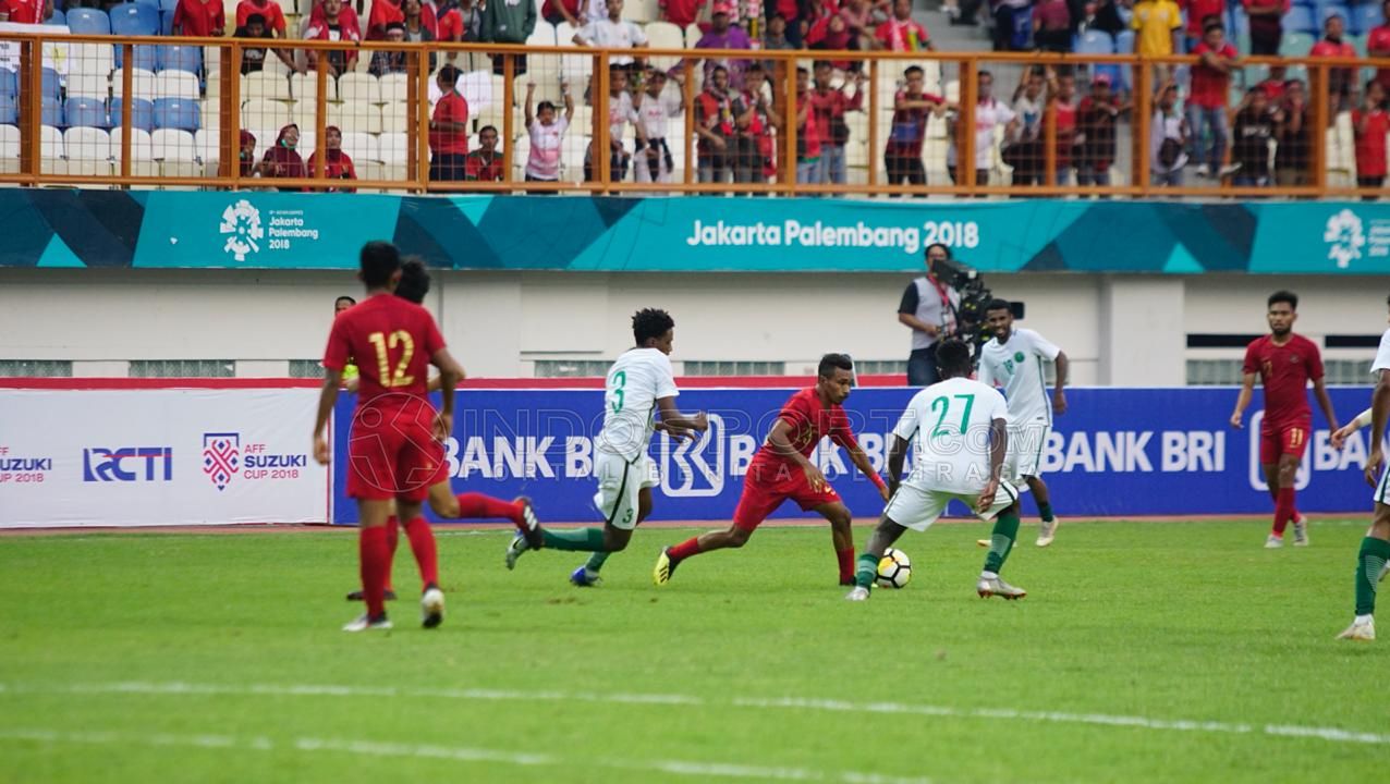 Jalannya pertandingan Timnas Indonesia U-19 vs Arab Saudi. Copyright: © Herry Ibrahim/Indosport.com