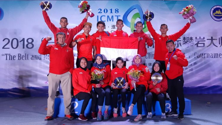 Indonesia mengawinkan medali emas di turnamen The Belt and Road International Climbing Master Tournament 2018 di Huaian, China. Copyright: © Humas FPTI