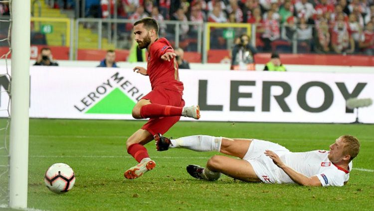 Rafa Silva mencetak gol ke gawang Polandia. Copyright: © Getty Images