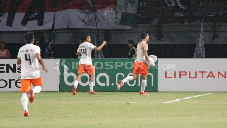 Skuat Borneo FC merayakan gol pertama Copyright: © INDOSPORT/Fitra Herdian