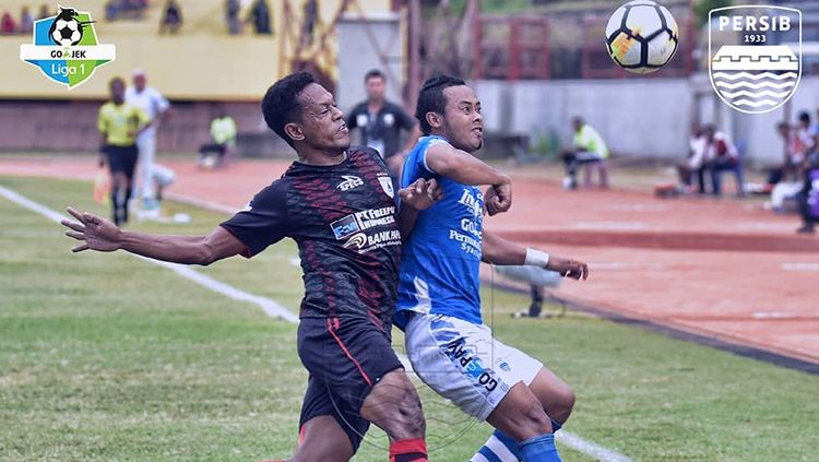Babak pertama pertandingan Persipura melawan Persib Bandung. Copyright: © Persib Bandung