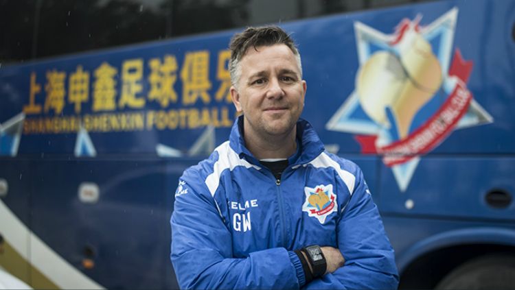 Gary White, pelatih Hong Kong. Copyright: © planetfootball
