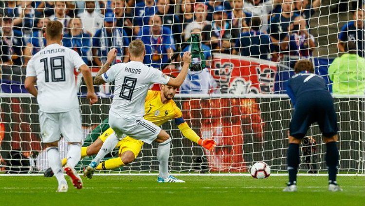 Proses gol penalti Toni Kroos. Copyright: © Getty Images