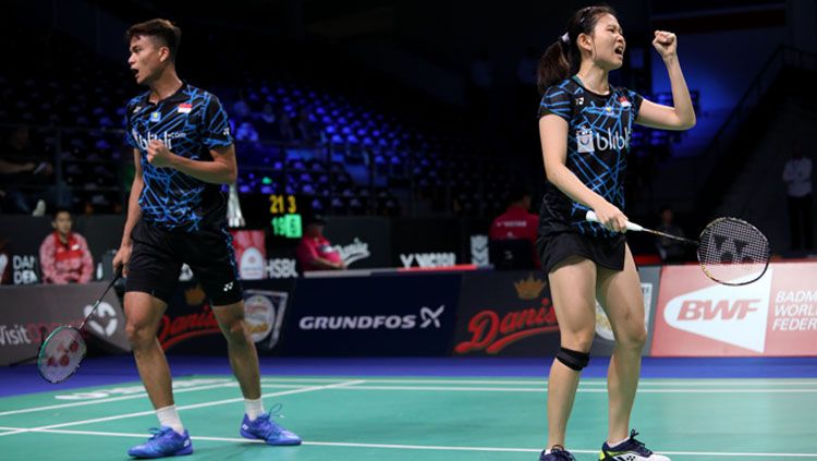 Ricky Karanda Suwardi/Debby Susanto saat berjibaku di Denmark Open 2018. Sebagai mantan juara All England, Debby Susanto memberi kritik pedas ke PBSI. Copyright: © PBSI