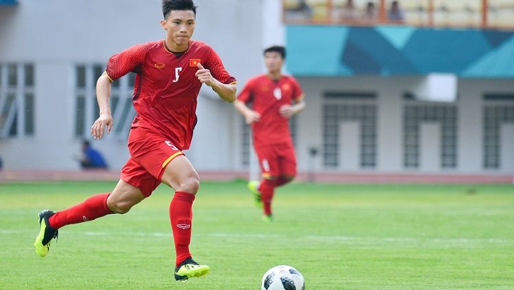 Doan Van Hau si penghancur kaki Evan Dimas menjadi biang kerok kegagalan Vietnam di laga perdana Piala Asia U-23 2020. Copyright: © Zing.vn