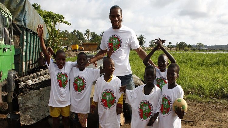 Didier Drogba menjadi simbol harapan dan perdamaian Pantai Gading berkat kharismanya di atas lapangan Copyright: © Drogbafoundation