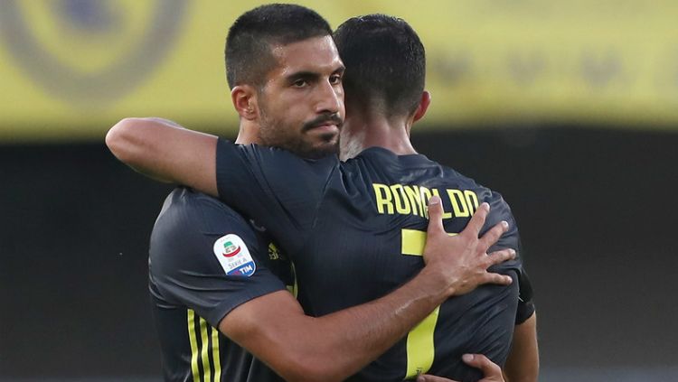 Bintang Juventus, Emre Can (kiri), masih berusaha tegar meski memiliki masa depan suram di timnya sendiri. Copyright: © Getty Images