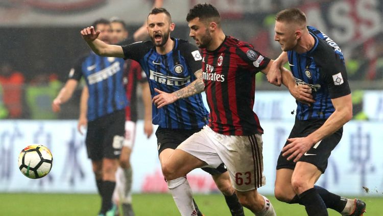 Jadwal pertandingan Coppa Italia hari ini akan menghadirkan pertandingan sengit antara Inter Milan vs AC Milan dalam laga bertajuk Derby della Madonnina. Copyright: © Getty Images