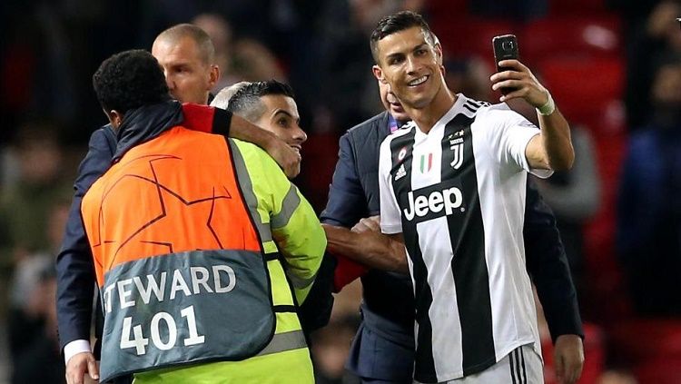 Emre Can selaku mantan rekan di Juventus bonkar kejelekan Cristiano Ronaldo. Copyright: © The Sun