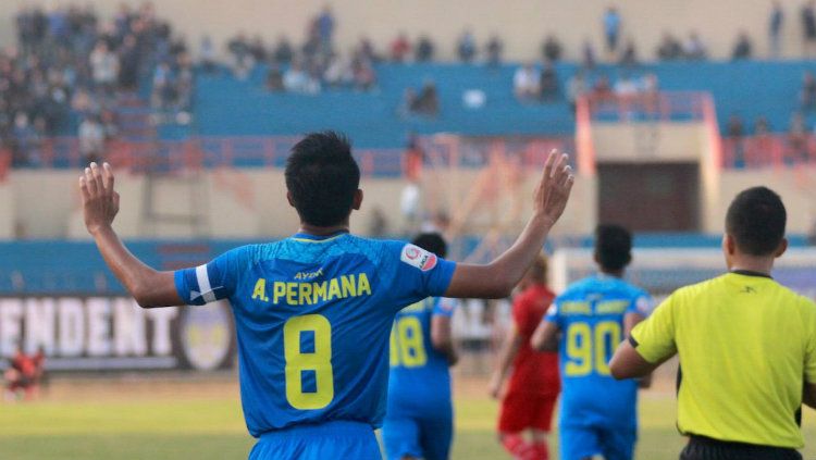 Kapten PSIM Yogyakarta Hendika Arga Permana yang memutuskan pensiun dari sepak bola profesional. Copyright: © KRJogja