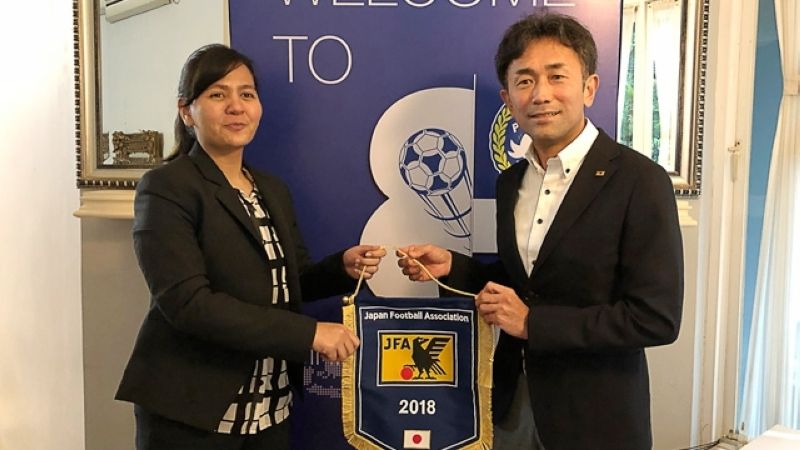 Toshiyuki Nagi bersama dengan Ratu Tisha. Copyright: © JFA