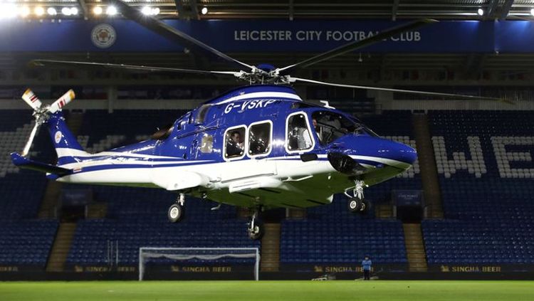 Helikopter milik bos Leicester City, Vichai Srivaddhanaprabha. Copyright: © Getty Images