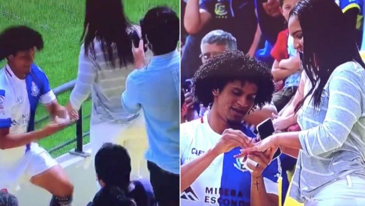 Striker liga Chile merayakan sebrasinya dengan cara melamar sang kekasih Copyright: © sportbible