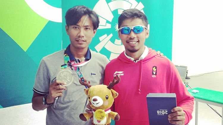 Wahyu Alldila salah satu korban Lion Air sambil memegang medali perak Asian Games 2018 Copyright: &copy; Wahyu Alldila
