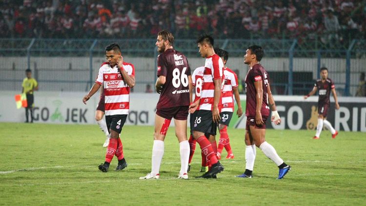 Situasi pertandingan Madura United vs PSM Makassar. Copyright: &copy; PSM Makassar