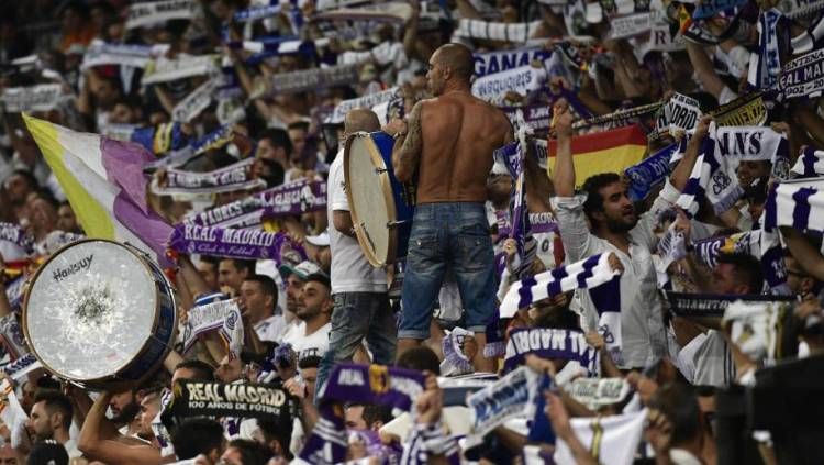 Fans Grada Madrid Copyright: © AS