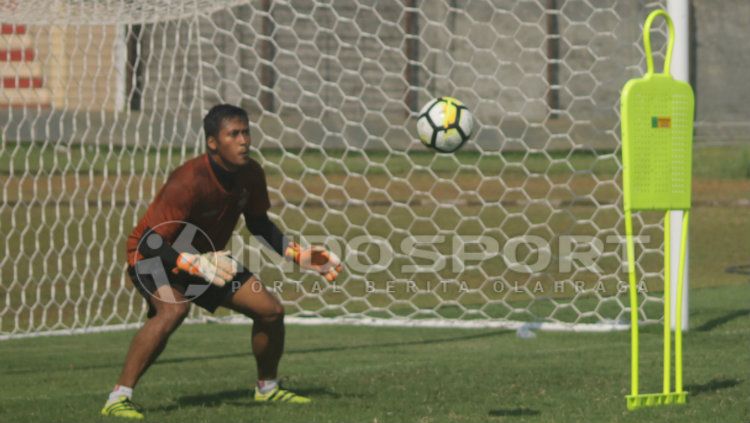 Kiper PSIS Semarang, M Sendry Johansyah. Copyright: &copy; Ronald Seger Prabowo/INDOSPORT