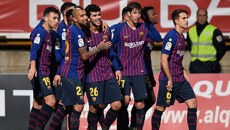 Para pemain Barcelona merayakan gol yang berhasil disarangkan ke gawang Cultural Leonesa. Copyright: © Getty Images/Octavia Passos