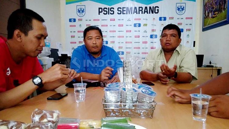 Ketua Panpel PSIS, Pujiyanto (kanan) Copyright: © Ronald Seger Prabowo/INDOSPORT