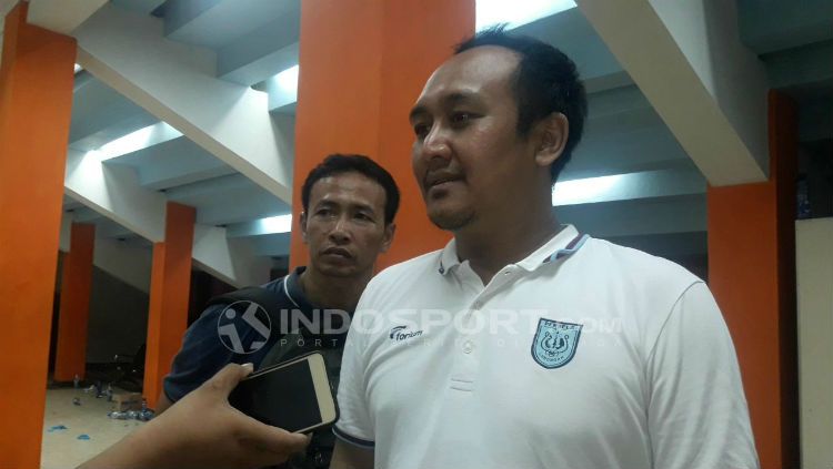 Manajer Persela Lamongan, Yunan Ahmadi. Copyright: © INDOSPORT/Ian Setiawan