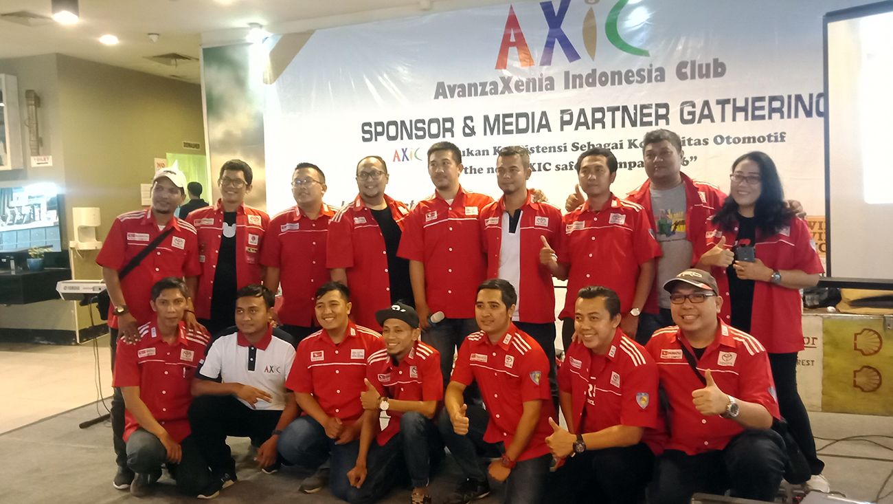 AXIC, Komunitas Otomotif Indonesia yang konsisten lakukan 'Safety Campaign'. Copyright: © AXIC