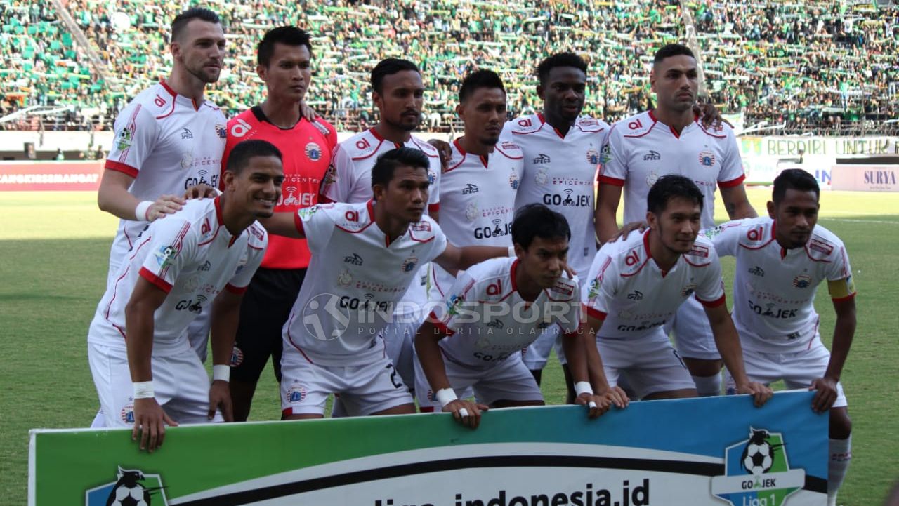 Skuat Persija Jakarta saat melawan Persebaya Surabaya. Copyright: © Fitra Herdian/Indosport.com