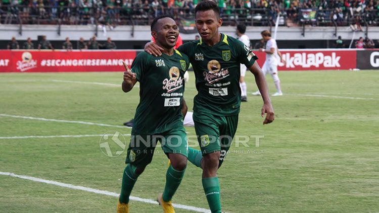 Persebaya Surabaya vs Persija Jakarta. Copyright: © Fitra Herdian/INDOSPORT