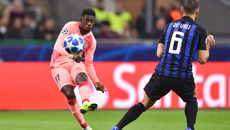 Ousmane Dembele melancarkan ancaman ke gawang Inter Milan. Copyright: © Getty Images/Lukasz Laskowski