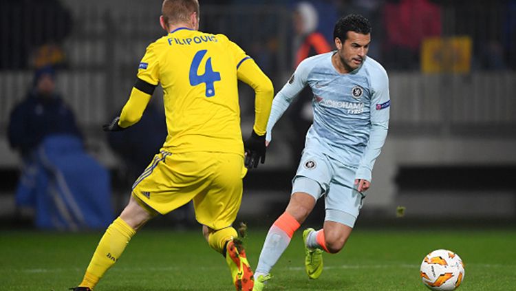 Pedro Rodriguez menguasai bola. Copyright: © Darren Walsh/Getty Images