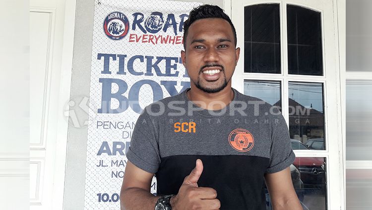 Kiper Perseru inginkan skuat Persebaya raih tiga poin sebagai penghibur duka warga Surabaya Copyright: © INDOSPORT/Ian Setiawan