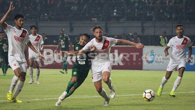 Jadwal, siaran langsung, dan live streaming Liga 1 pekan ke-9 akan berlangsung mulai Jumat (18/08/23), terdapat duel Persebaya Surabaya vs PSM Makassar. Copyright: © INDOSPORT/Fitra Herdian