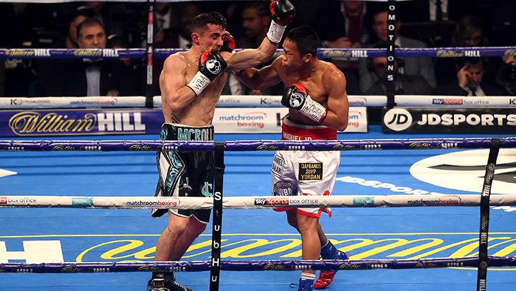 Pertarungan Daud Yordan melawan Anthony Crolla di Manchester Arena. Copyright: © Getty Images/Nathan Stirk