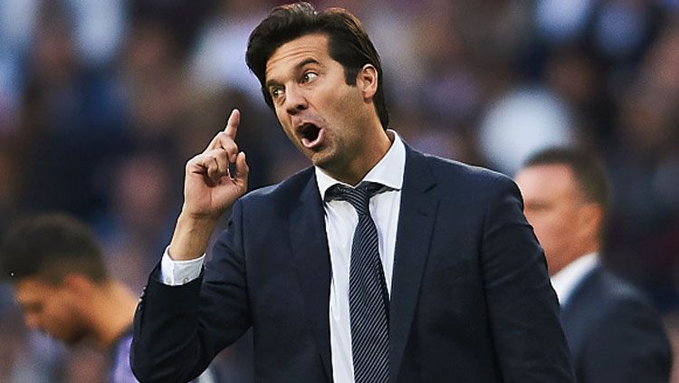 Mantan pelatih Real Madrid, Santiago Solari, mengatakan bahwa ia ingin melatih klub Liga Inggris untuk melanjutkan karir sepak bolanya. Copyright: © Getty Images