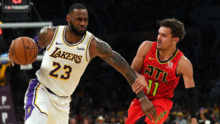 LA Lakers kembali membuat pergerakan dalam bursa transfer NBA dan kini mereka mengincar bintang milik Atlanta Hawks. Copyright: © Getty Images