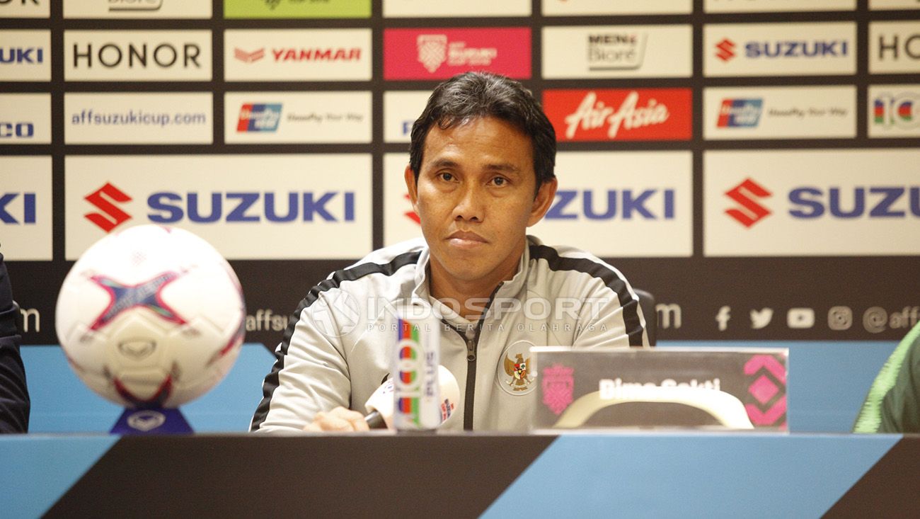 Pelatih Timnas Indonesia Bima Sakti, saat konfrensi pers. Copyright: © Herry Ibrahim/Indosport.com