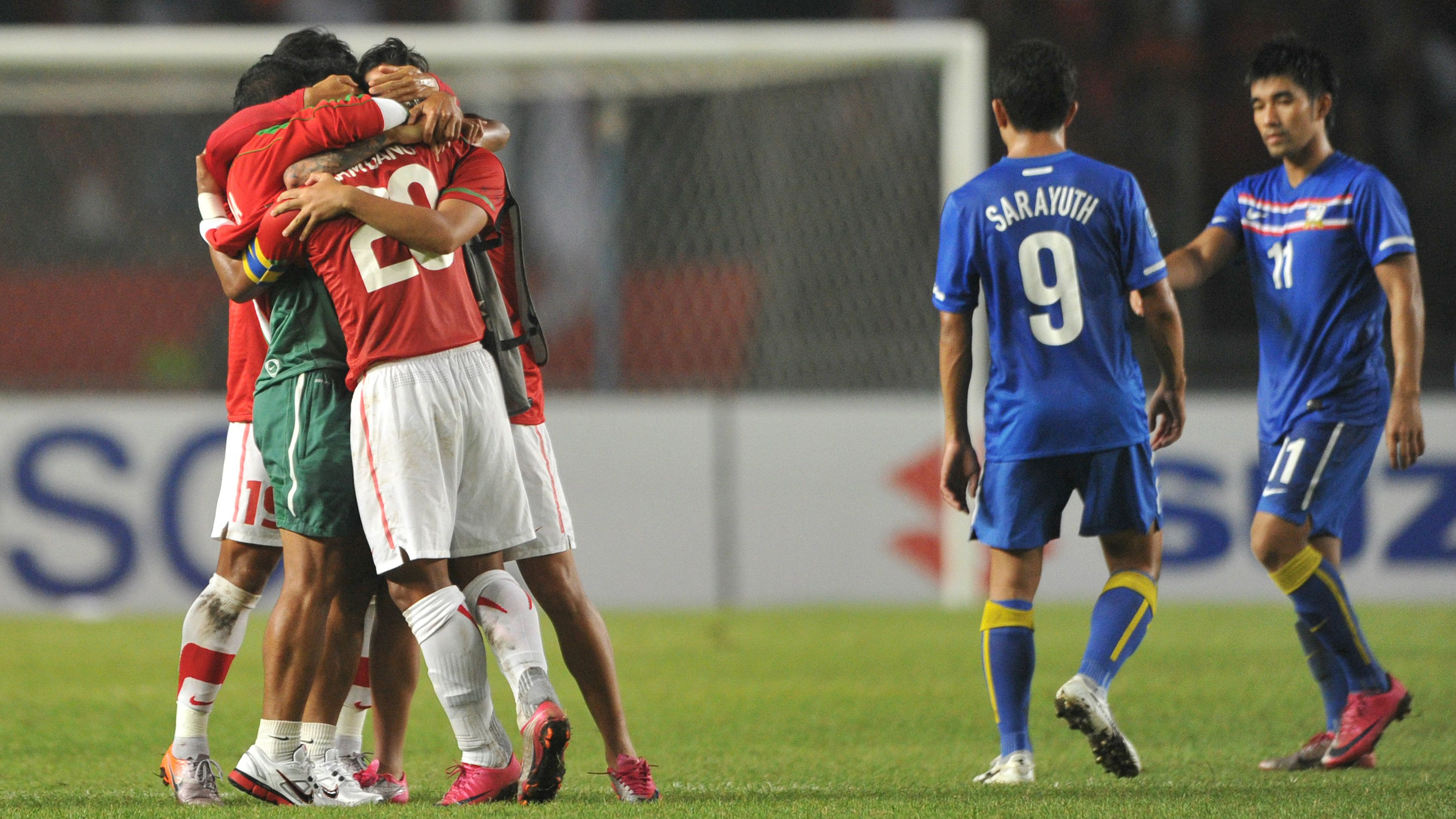 Selebrasi pemain Timnas Indonesia usai taklukan Thailand di Piala AFF 2010. Copyright: © Goal