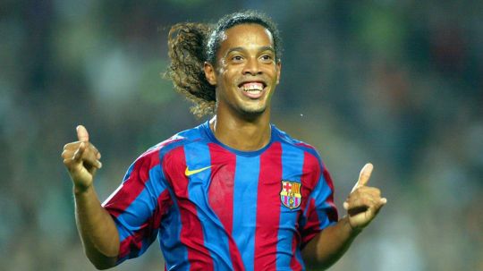 Ronaldinho saat berseragam Barcelona. Copyright: © Getty Images