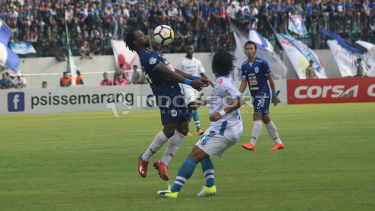 PSIS Semarang vs Persib Bandung. dalam lanjutan laga Liga 1 pekan ke-31. Copyright: © Ronald Seger Prabowo/INDOSPORT