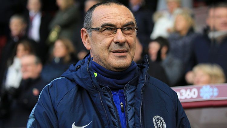 Maurizio Sarri sempat diusir keluar oleh wasit saat laga Chelsea vs Burnley tempo hari. Copyright: © Getty Images