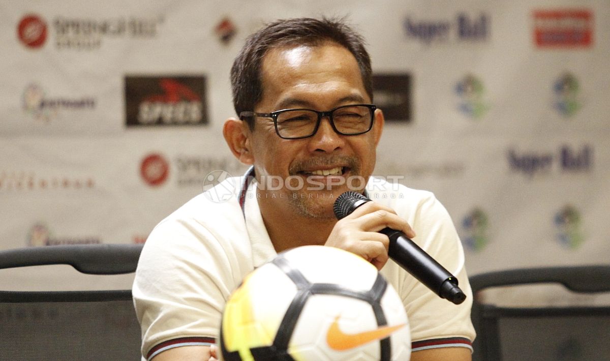 Pelatih Persela Lamongan, Aji Santoso. Copyright: © Herry Ibrahim/Indosport.com