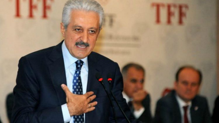 Ketua Umum PSSI, Mehmet Ali Aydinlar mengundurkan diri karena kasus pengaturan skor. Copyright: © Getty Images