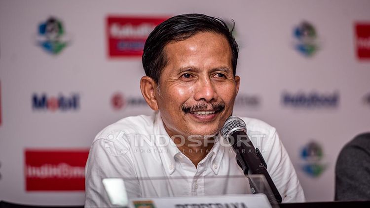Pelatih Persebaya Surabaya, Djajang Nurdjaman, saat konferensi pers. Copyright: © Fitra Herdian/ Indosport.com