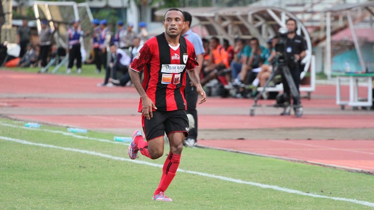 Roni Beroperay saat masih bermain di Persipura Jayapura Copyright: © Goal.com