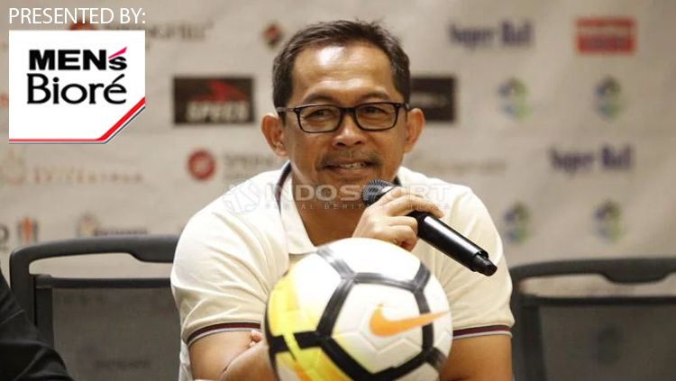 Aji Santoso yang kini menjadi pelatih Persela Lamongan. Copyright: © INDOSPORT