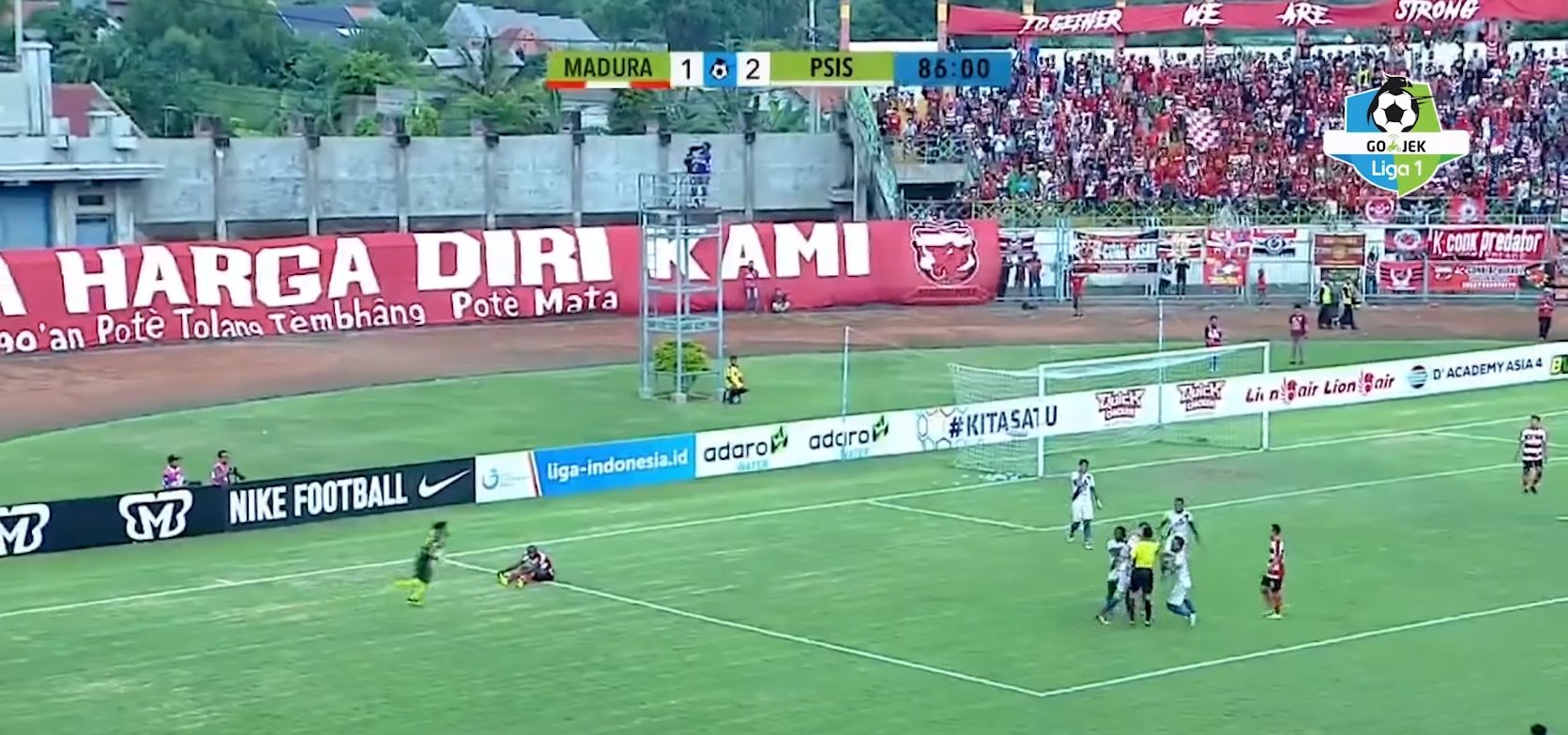 Pertandingan Liga 1 antara Madura United vs PSIS Semarang Copyright: © Liga 1