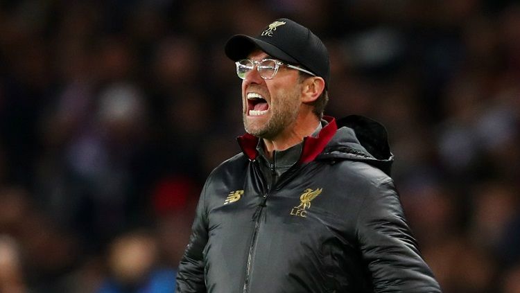 Pelatih klub sepak bola Liverpool, Jurgen Klopp meluapkan ekspresinya dari pinggir lapangan. Copyright: © Fox Sports
