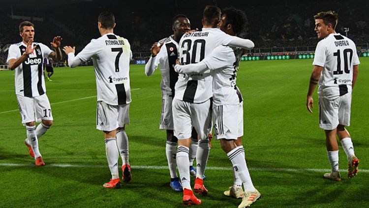 Selebrasi pemain Juventus usai mengalahkan Fiorentina. Copyright: © Getty Images