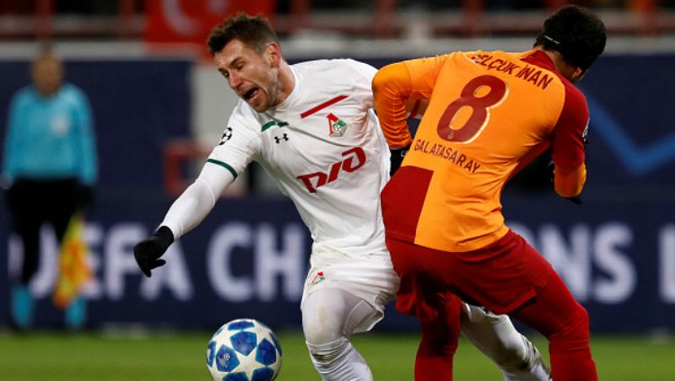 Grzegorz Krychowiak dalam pertandingan Liga Champions, FC Lokomotiv Moscow vs Galatasaray. Copyright: © INDOSPORT