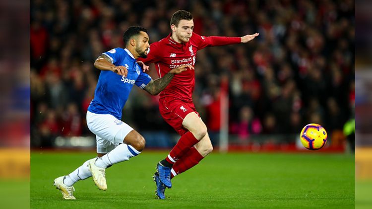 Perebutan bola di lini tengah Copyright: © Getty Images